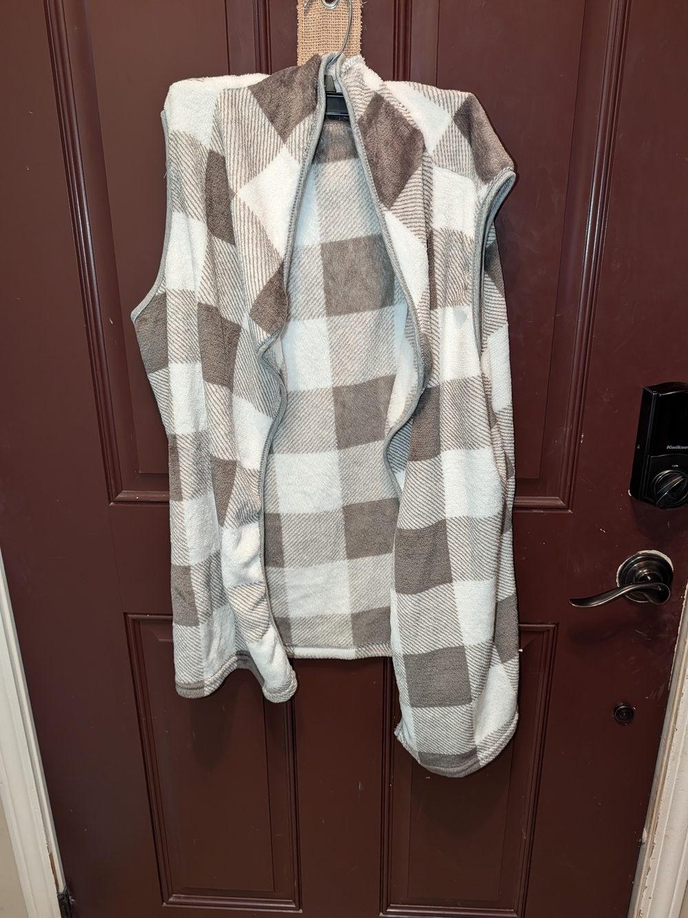 Cozy Plaid Open-Front Vest - Cream & Brown